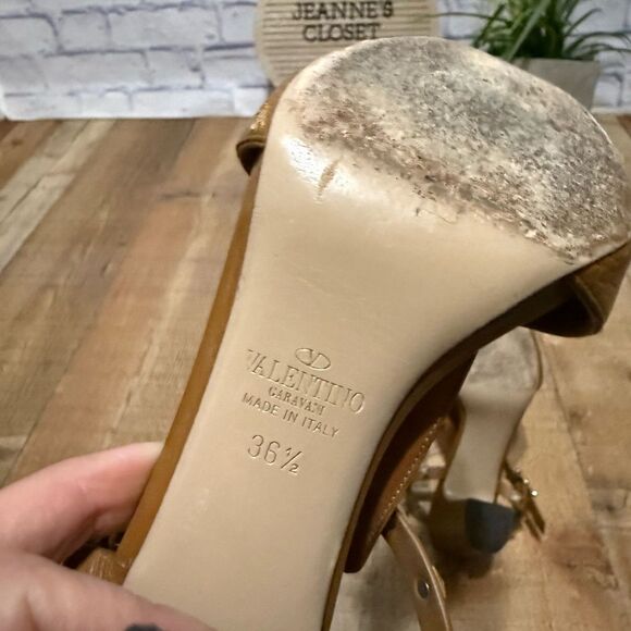 VALENTINO Rockstud Leather T Strap Block Heel Sandals in Brown Size 36.5 6.5 - Picture 11 of 14